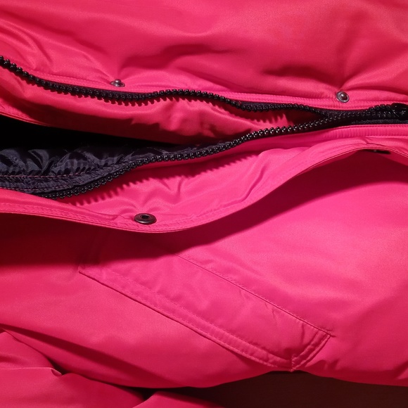 Women's Vergoodr bright cherry red & black winter coat small removable h… - Picture 6 of 8